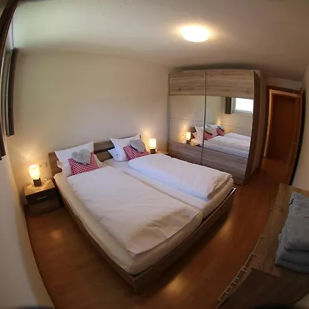 Monika-mellau Self-check-in 24-7